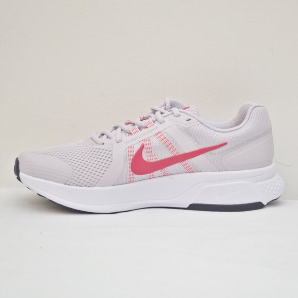 Nike Women's Swift Run 2.0 Size 9 - Picture 2 of 9